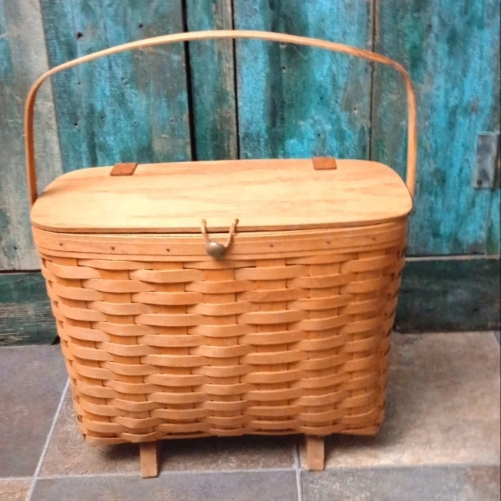 Vintage 1995 Longaberger Footed Magazine Basket With Handle